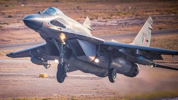 Operation Sindoor: డమ్మీ ఎయిర్‌క్రాఫ్ట్ ఎరగా వేసి.. ఆపరేషన్ సిందూర్ సక్సెస్ ప్లాన్ ఇదే..