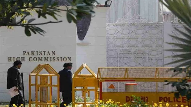 Delhi: పాక్ హైకమిషన్ అధికారిని బహిష్కరించిన భారత్