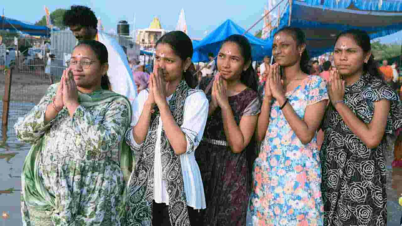 ఐదో రోజు.. సరస్వతి పుష్కరాలు.. తరలి వచ్చిన భక్తులు