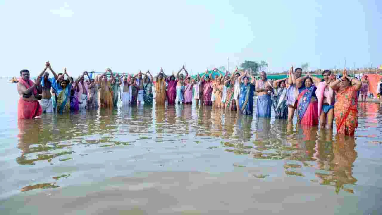 ఐదో రోజు.. సరస్వతి పుష్కరాలు.. తరలి వచ్చిన భక్తులు