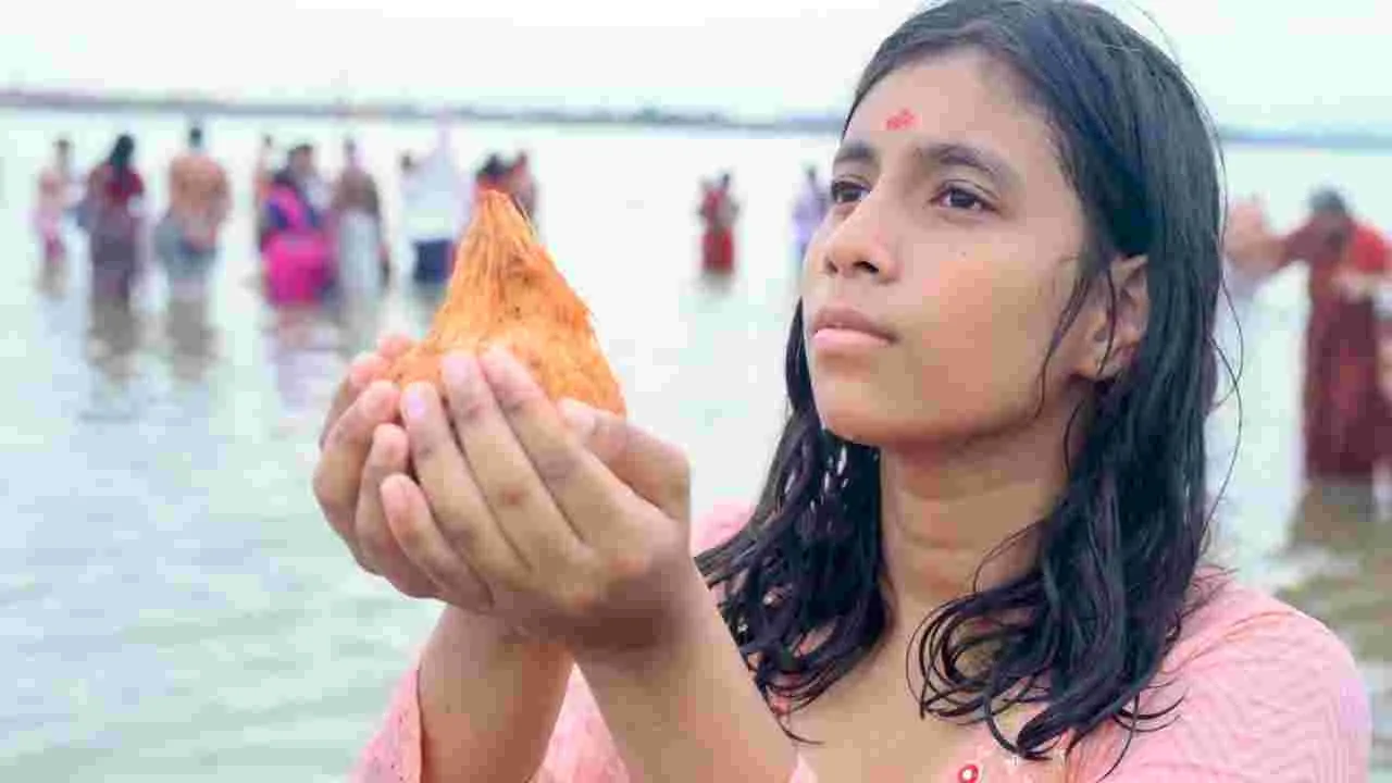 Saraswati Pushkaralu 2025: సరస్వతీ పుష్కరాల్లో భక్తుల పుణ్యస్నానాలు