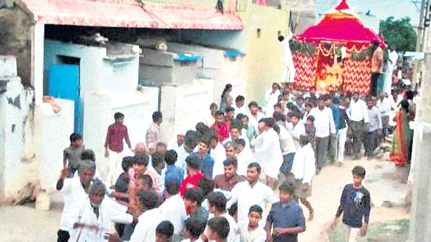 రాములోరికి వైభవంగా రథోత్సవం