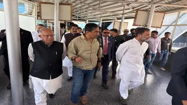 Rahul Gandhi: కశ్మీర్‌కు చేరుకున్న రాహుల్.. బాధితుల పరామర్శ