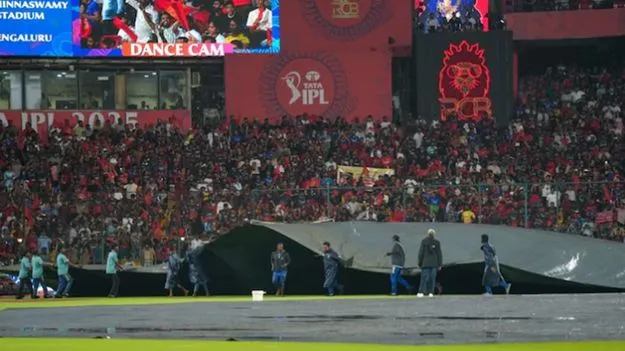 IPL 2025 KKR vs RCB: బెంగళూరులో భారీ వర్షం.. ఆలస్యం కానున్న టాస్..