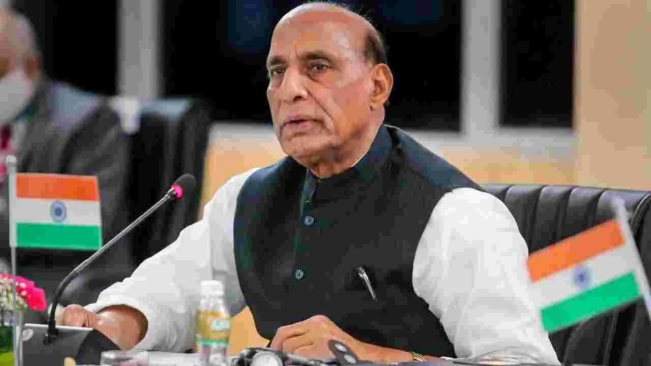 Operation Sindoor: భుజ్ ఎయిర్‌బేస్‌కు రాజ్‌నాథ్ సింగ్
