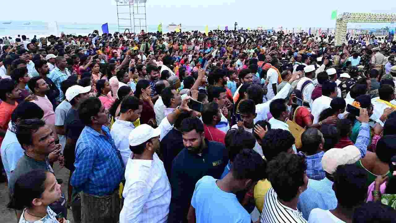 బీచ్ ఫెస్టివల్ను ప్రారంభించిన కేంద్ర మంత్రి