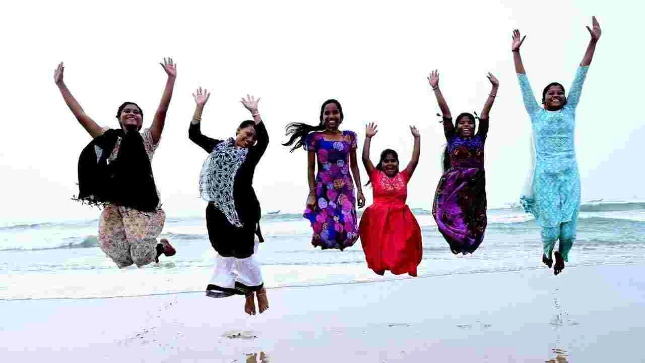 బీచ్ ఫెస్టివల్ను ప్రారంభించిన కేంద్ర మంత్రి