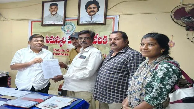 ఆర్టీసీ డిపో ఎదుట ఎన్‌ఎంయూ నిరసన