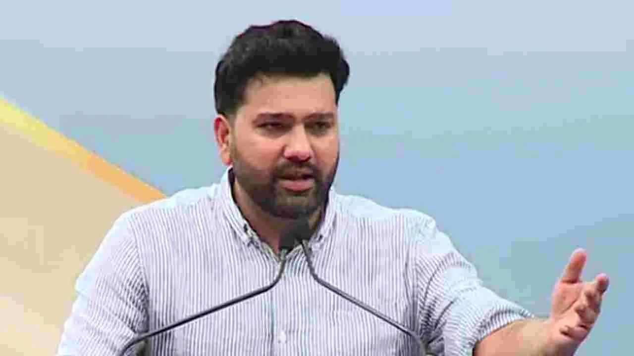 Rohit Sharma: రోహిత్ శర్మకు కోపమొచ్చింది.. తమ్ముడిని ఎలా తిట్టాడో చూడండి..