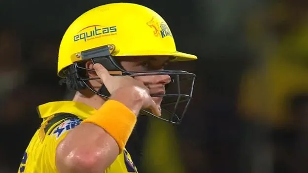 Sam Curran: సామ్ కరన్ వార్నింగ్ ఇచ్చాడా.. పంజాబ్ కింగ్స్ డగౌట్ వైపు చూస్తూ ఏం చేశాడంటే