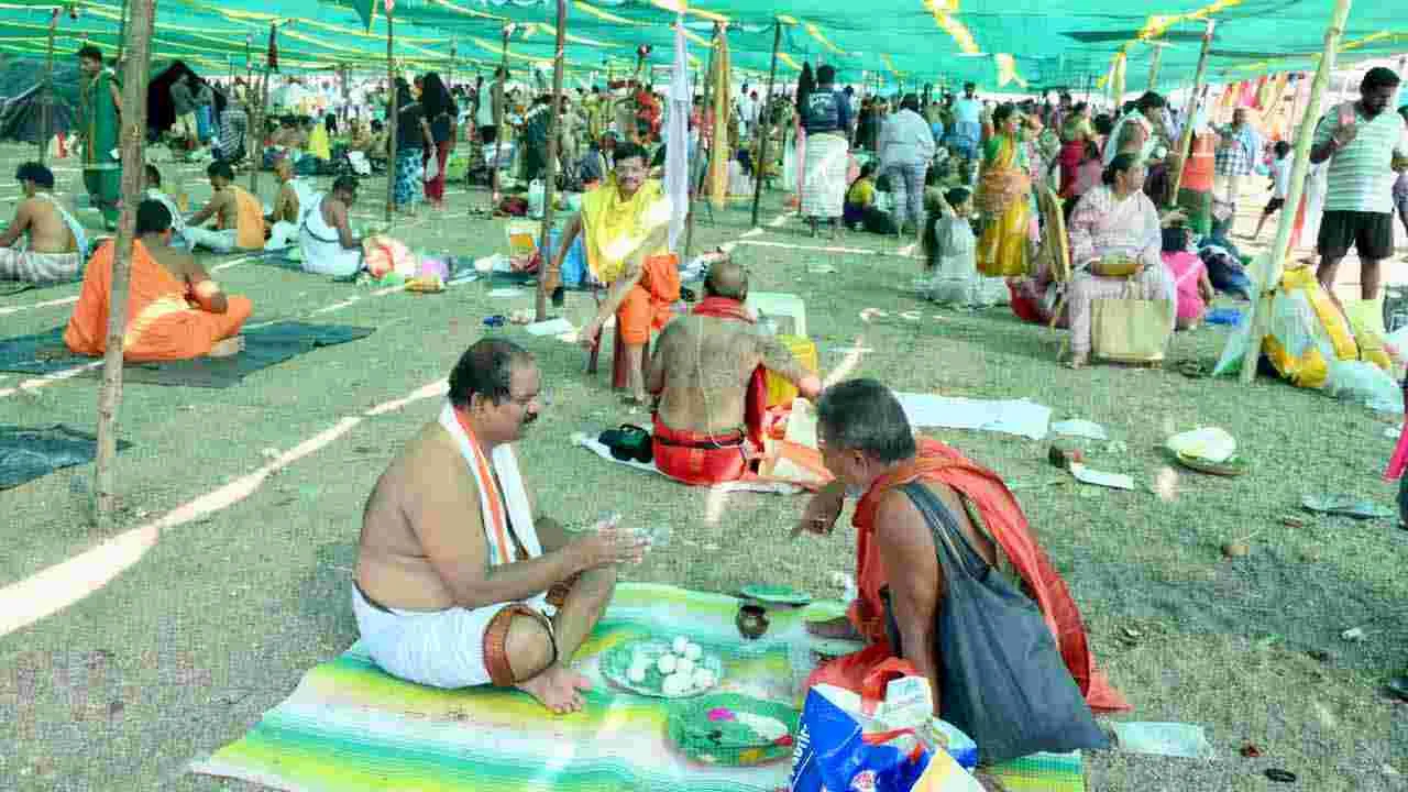 Saraswati Pushkaralu 2025: ముగియనున్న సరస్వతి పుష్కరాలు.. పోటెత్తిన భక్తులు