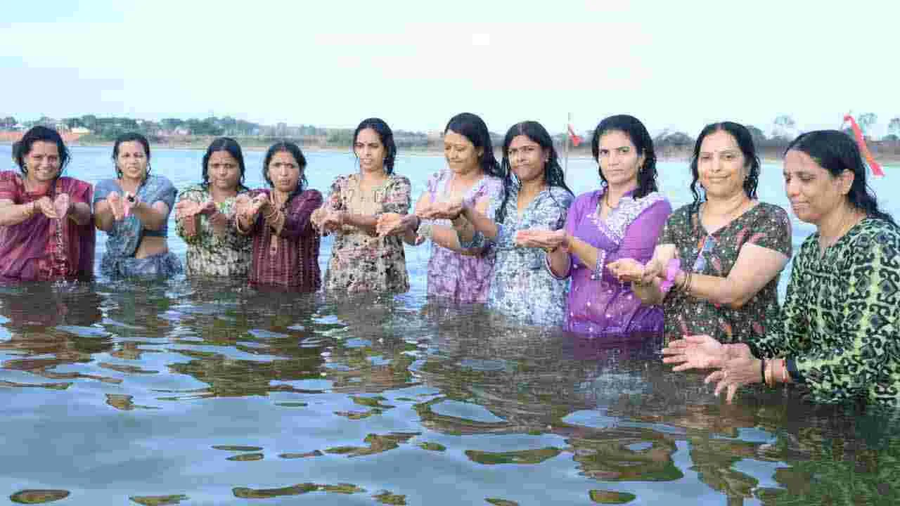 saraswati pushkaralu 2025: నేటితో ముగియనున్న పుష్కరాలు.. కాళేశ్వరానికి పోటెత్తిన భక్తులు