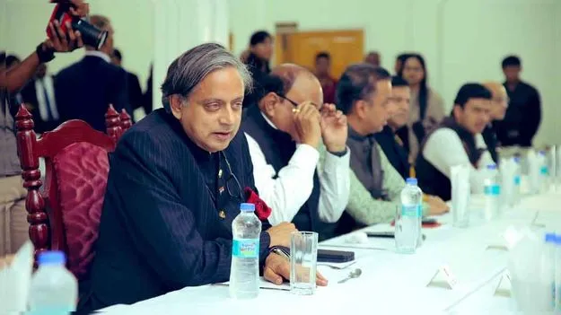 Shashi Tharoor: ఇంకోసారి మా జోలికొస్తే అంతకంత అనుభవిస్తారు.. పాక్కు శశి థరూర్ స్ట్రాంగ్ వార్నింగ్..