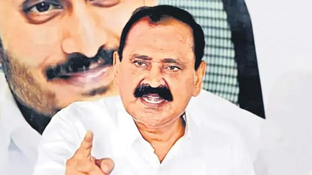 Land Grab: భూకబ్జాల భూమన