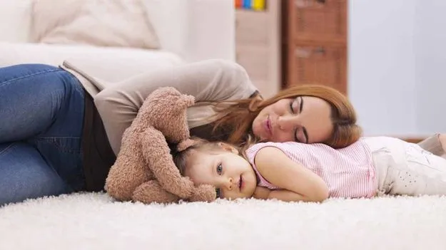 Sleeping Tips: నేలపై నిద్రపోతే.. ఈ 5 అద్భుత ప్రయోజనాలు..