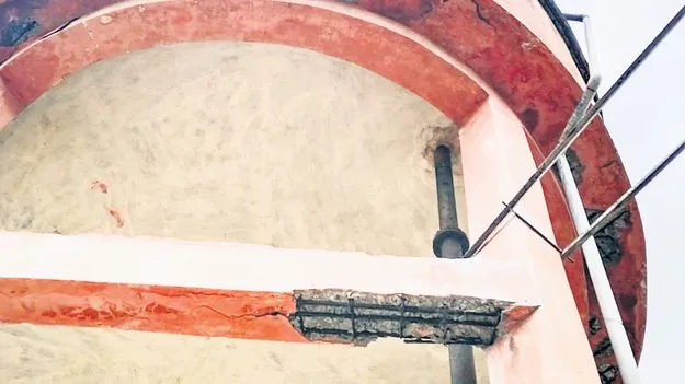 శిథిలావస్థలో వాటర్‌ ట్యాంకు