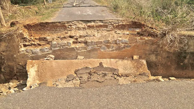 Collapsed Bridge : కూలిన సైపాన్‌ వంతెన