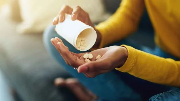 Medication Mistakes: టాబ్లెట్స్ వేసుకున్నాక ఈ పనులు చేస్తే.. గ్యాస్, అల్సర్..