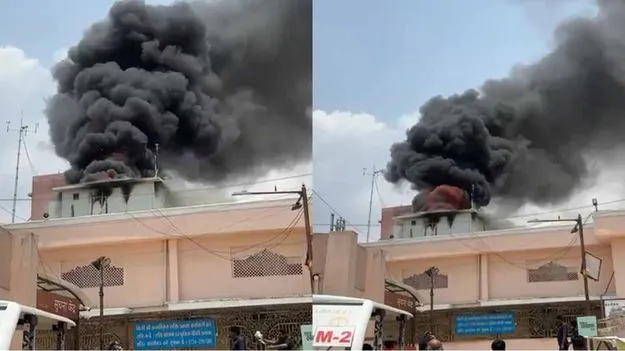 Ujjain Temple fire: ఉజ్జయిని మహాకాళేశ్వర ఆలయంలో అగ్నిప్రమాదం.. దర్శనం నిలిపివేత