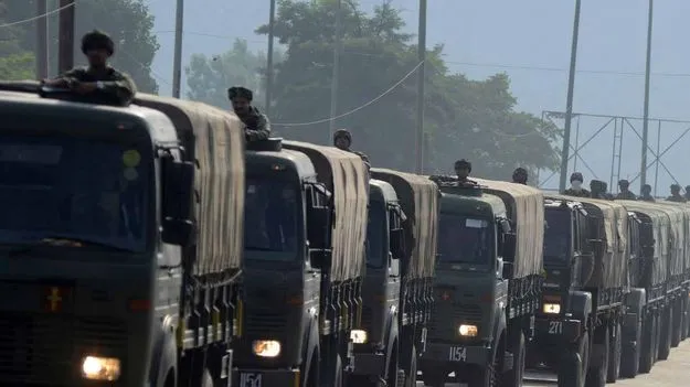 Operation Sindoor: ఆర్మీకి ఉచితంగా 7.5 లక్షల ట్రక్కులు.. ముందుకొచ్చిన ఎంపీ ట్రాన్స్పోర్టర్స్ ఆర్గనైజేషన్