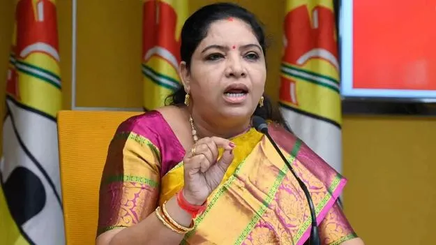 Minister Sandhyarani: డోలీ మోతలు తప్పించడమే లక్ష్యం