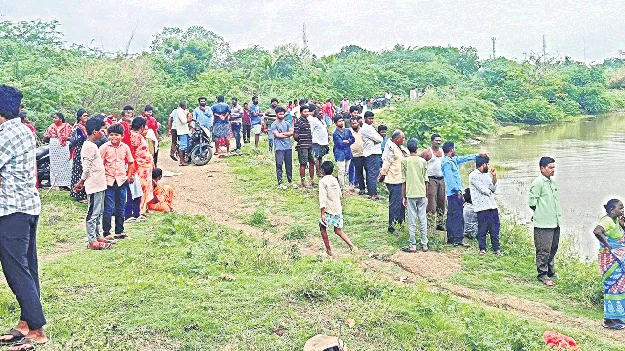 వాగులో గల్లంతైన యువకుడు మృతి