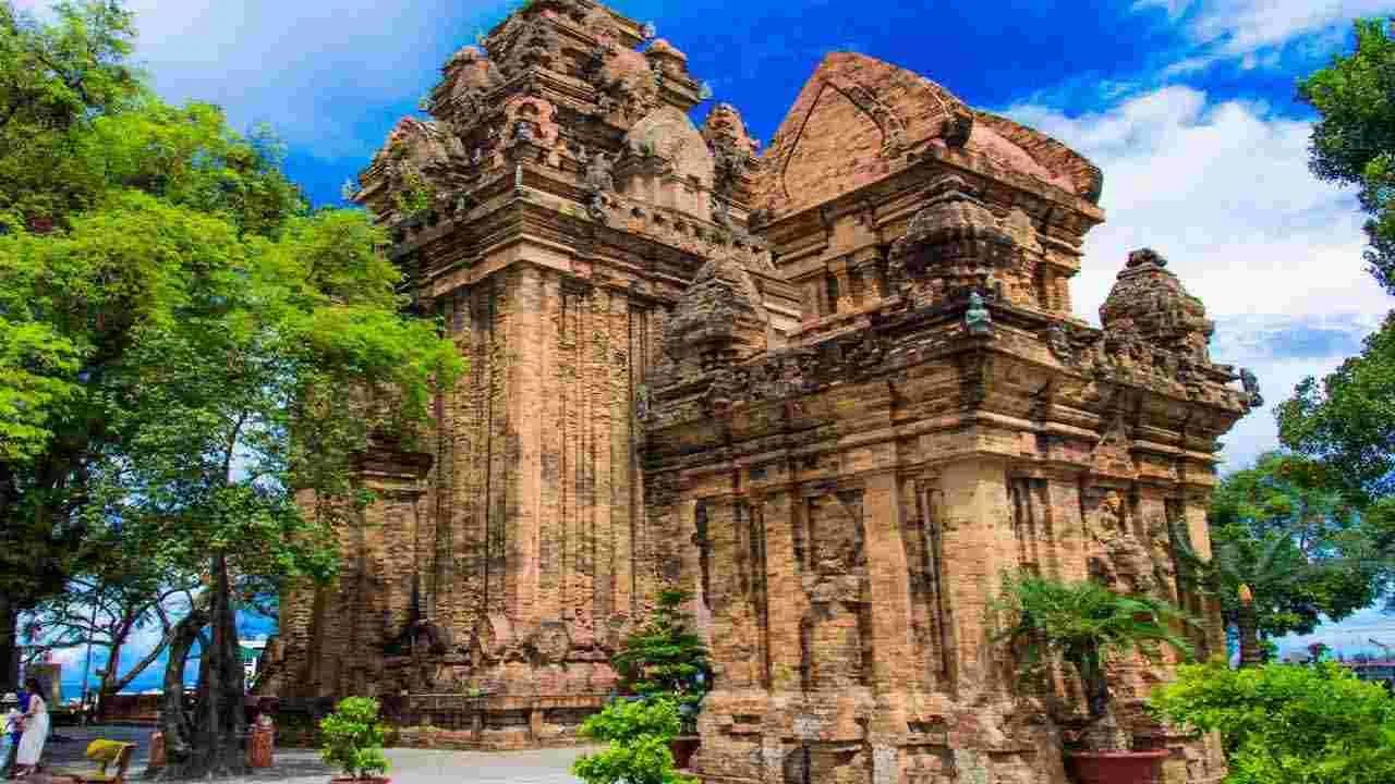 Vietnam: వియత్నాంలో 9వ శతాబ్దపు ఏకశిలా ఇసుకరాయి శివలింగం