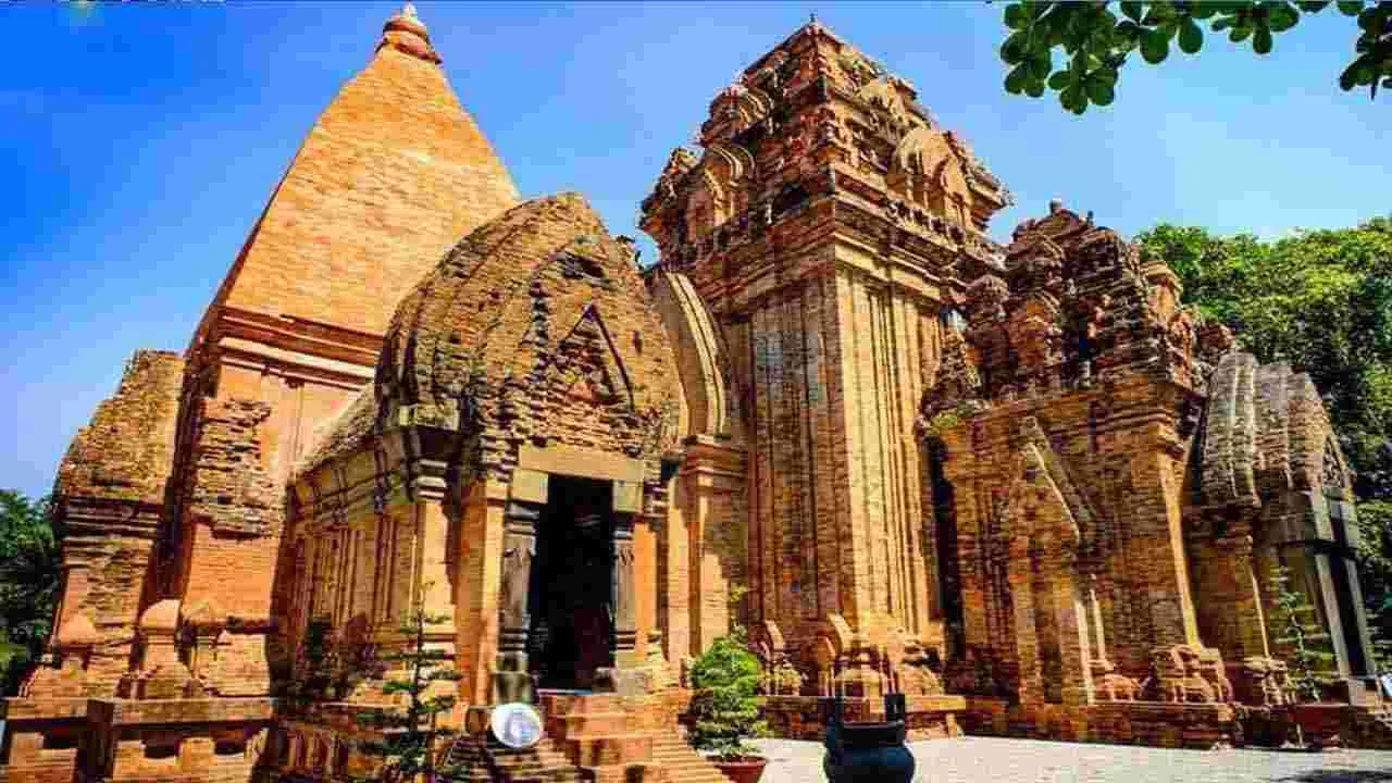 Vietnam: వియత్నాంలో 9వ శతాబ్దపు ఏకశిలా ఇసుకరాయి శివలింగం
