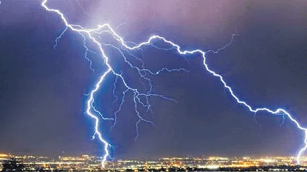 మెరుపులు, ఉరుములొస్తే పిడుగులే