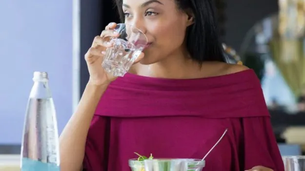 Health News: ఆహారం తిన్న వెంటనే నీరు తాగితే ఏం జరుగుతుంది..