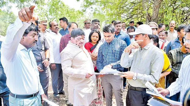 Ponnam Prabhakar: ప్రభుత్వ స్థలాల కబ్జాకు అడ్డుకట్ట