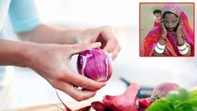 Woman Funny Video: ఇలాంటి ప్రయోగాలు మహిళలకే సాధ్యమేమో.. ఉల్లిపాయలను ఎలా కట్ చేస్తుందో చూస్తే.. 