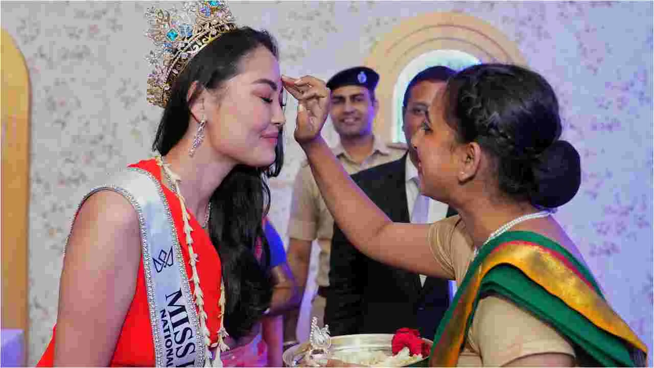 హైదరాబాద్‌కు అందాల తారలు..