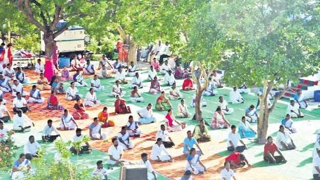 10లక్షల మందితో యోగాడే