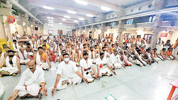 అన్నవరంలో యోగాసనాలు