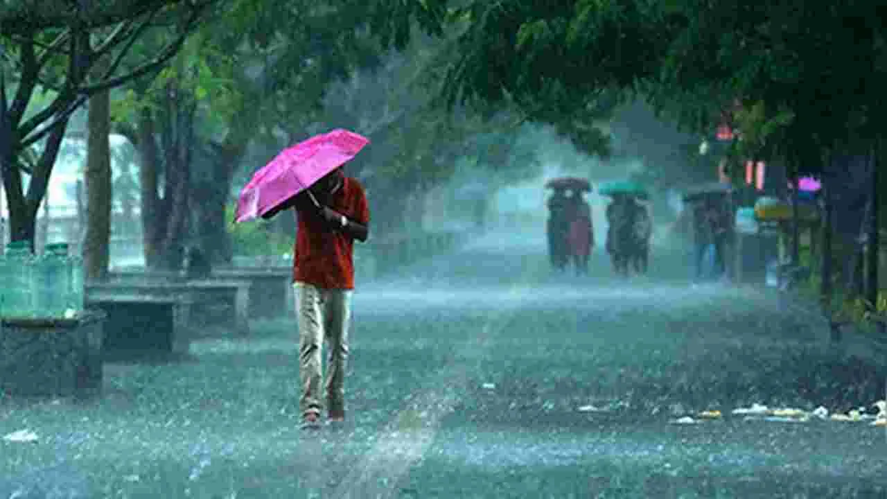 Rains: మూడురోజులు భారీ వర్షాలు.. తీరప్రాంతంలో రెడ్‌ అలర్ట్‌ 