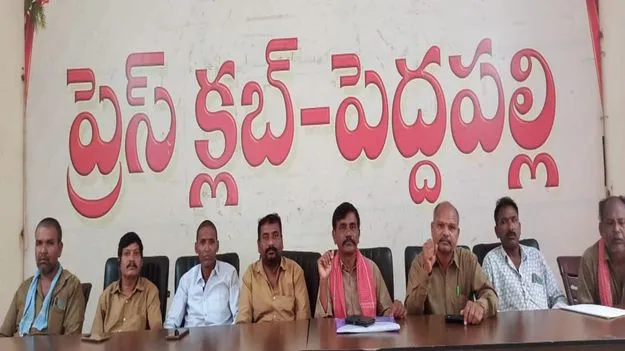 ఆటో డ్రైవర్లకు ఇచ్చిన హామీలను నెరవేర్చాలి