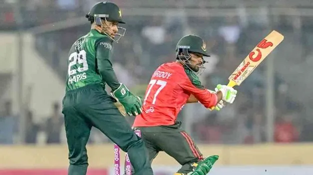 Cricket News: బంగ్లా చేతిలో పాక్‌ చిత్తు