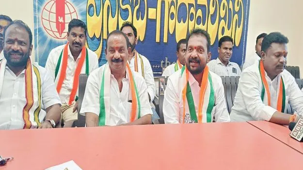 మంత్రి శ్రీధర్‌బాబుపై విమర్శలు సరికాదు