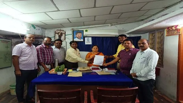 ఉపాధ్యాయుల సమస్యలను పరిష్కరించాలి