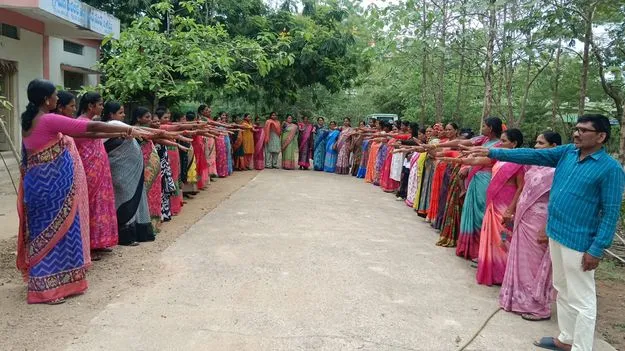 సంఘాల అభివృద్ధిలో పదాధికారుల పాత్ర కీలకం