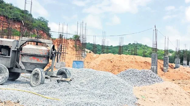 వేగంగా ‘గోదాం’ పనులు