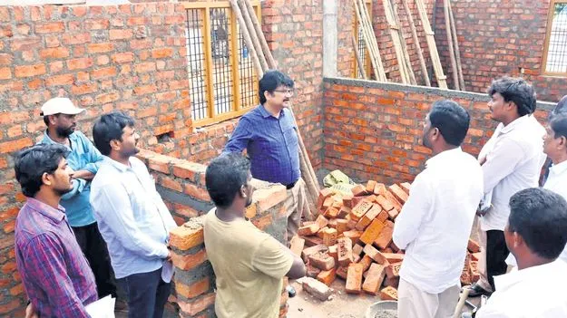 సొంతింటి కల నెరవేరుతున్న వేళ