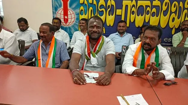 కాళేశ్వరం కూలిపోయే ప్రాజెక్టు