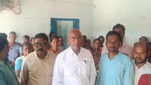 kumaram bheem asifabad-  యూరియా అందక రైతుల అవస్థలు