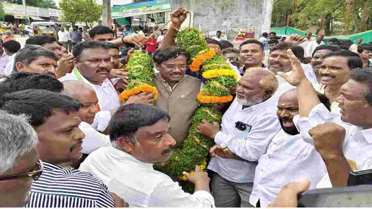 తమ కుటుంబాన్ని ప్రజలు గుండెల్లో పెట్టుకున్నారు 