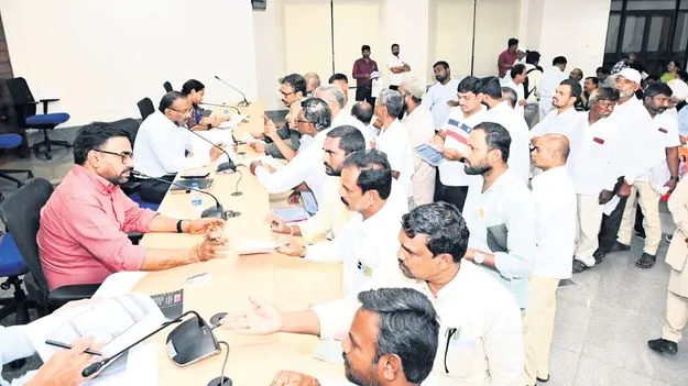 ‘ప్రజావాణి’ దరఖాస్తులను సత్వరం పరిష్కరించాలి