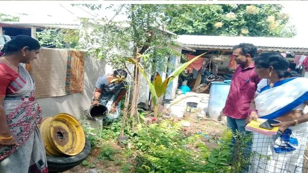 పరిసరాలను పరిశుభ్రంగా ఉంచుకోవాలి