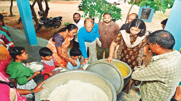 నాణ్యమైన భోజనం అందించాలి