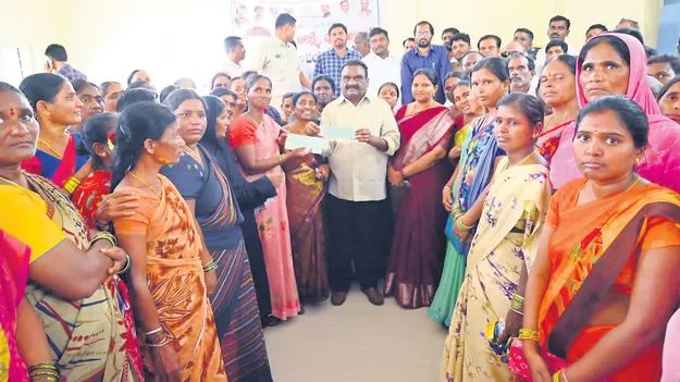 కల్యాణలక్ష్మి మొత్తం పెంచాలి